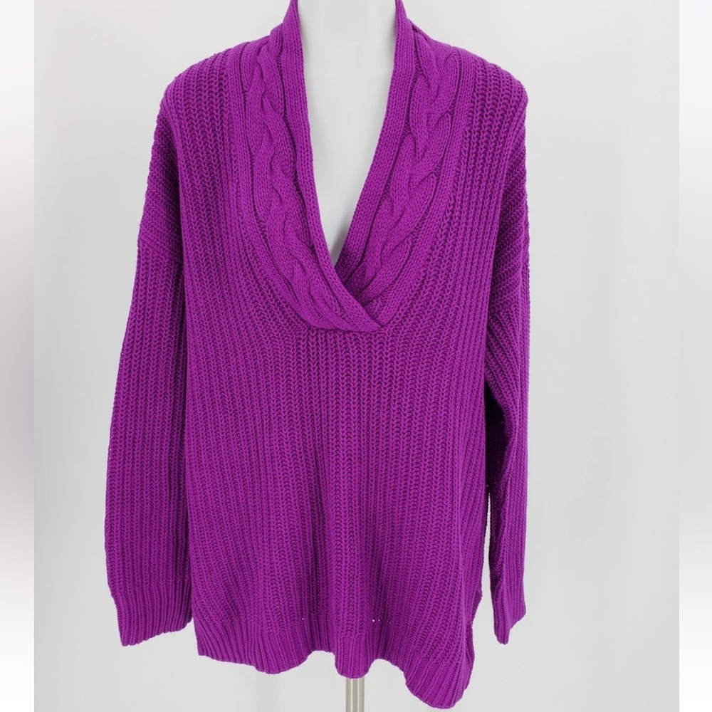 Lauren Ralph Lauren Women's V-Neck Sweater in Vibrant Purple